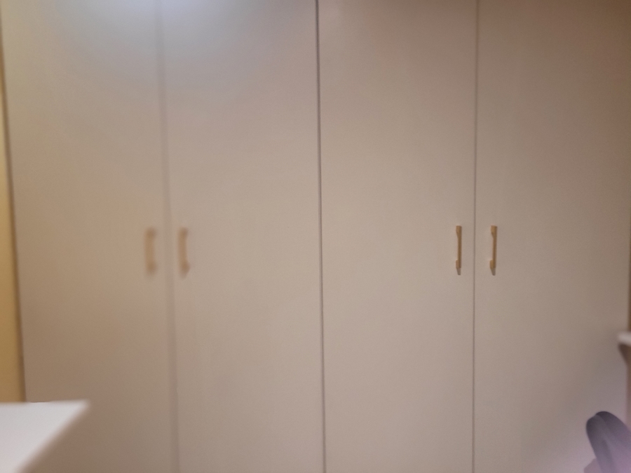 To Let 1 Bedroom Property for Rent in Goodwood Estate Western Cape